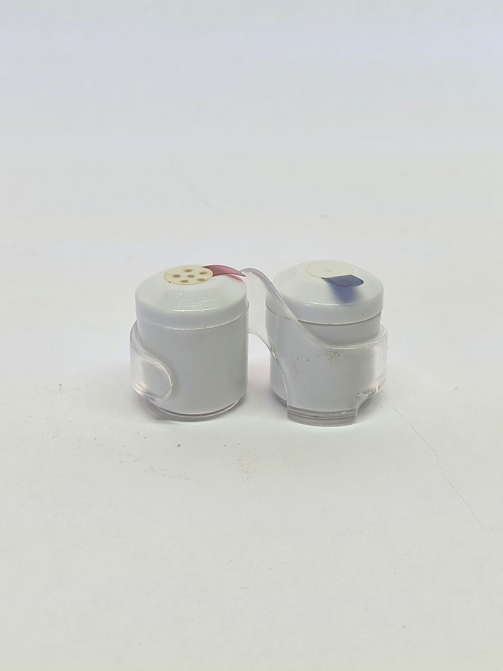ALASKA AIRLINES Mini Salt & Pepper Shakers Travel Size Prefilled Hotel Airline